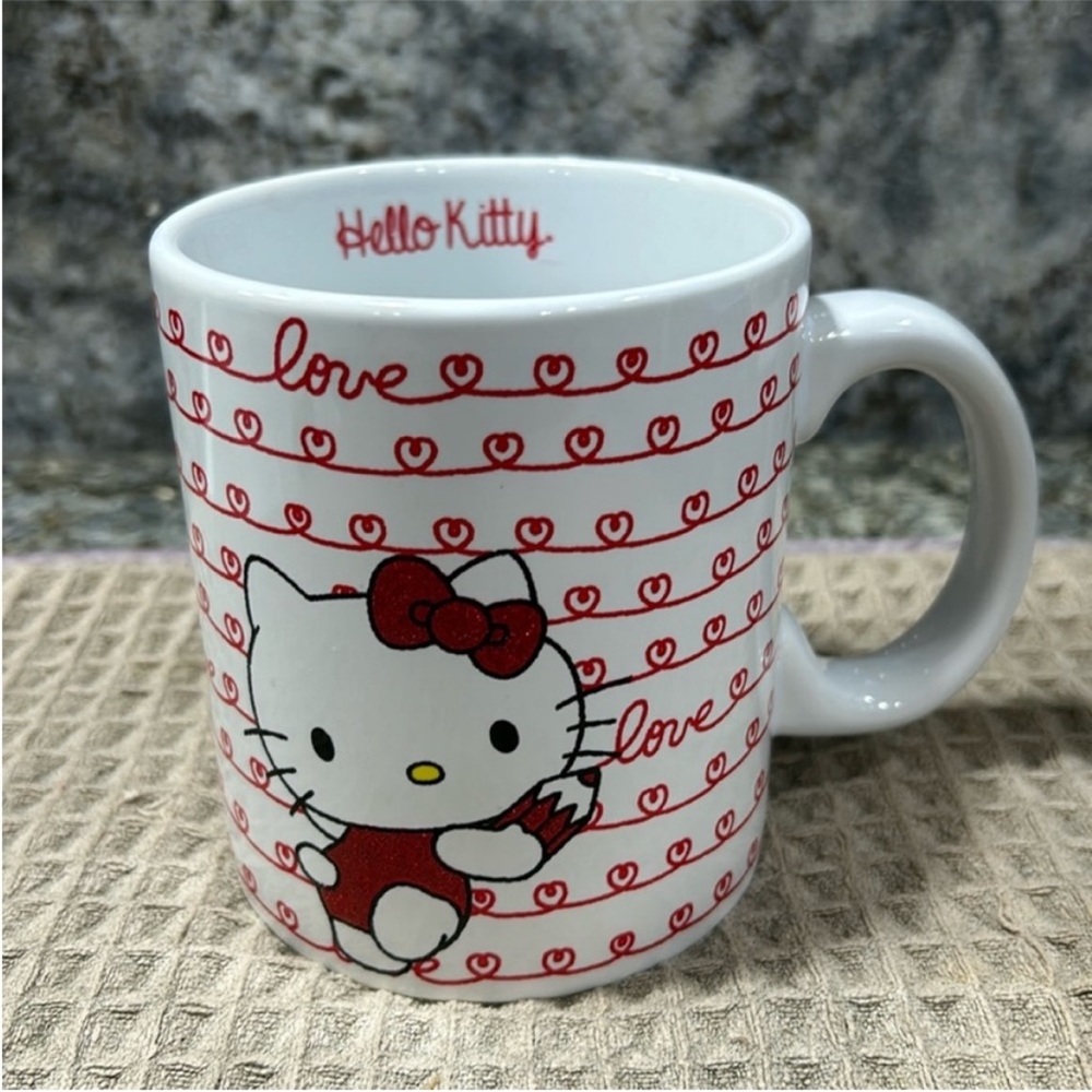 NWT Hello Kitty Love Ceramic Mug